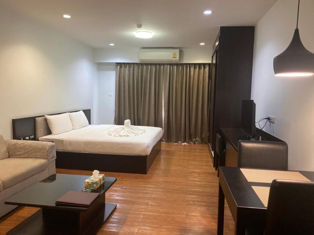 The Park 304 Executive Serviced Apartment Si Maha Phot Exterior foto
