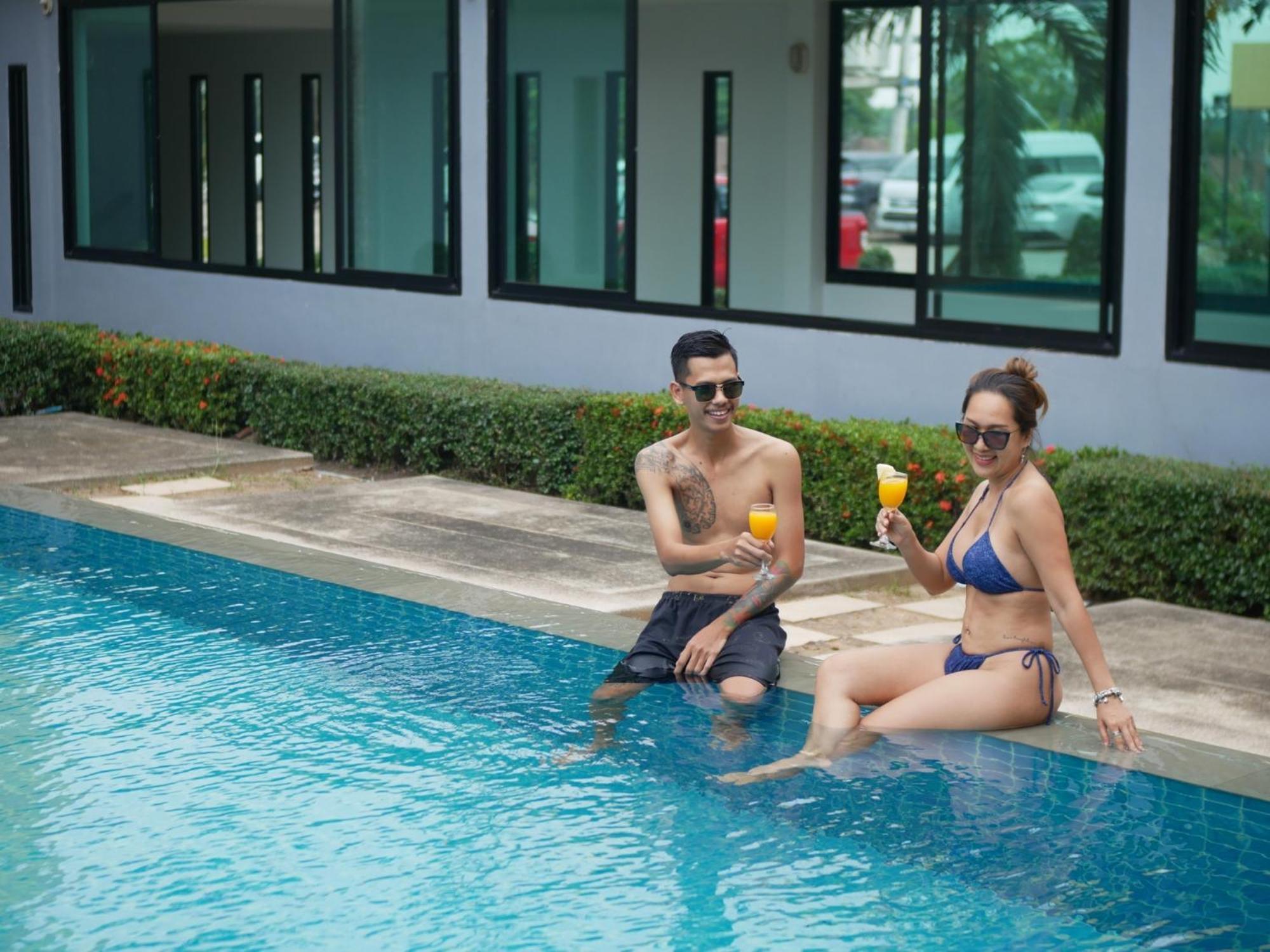 The Park 304 Executive Serviced Apartment Si Maha Phot Exterior foto