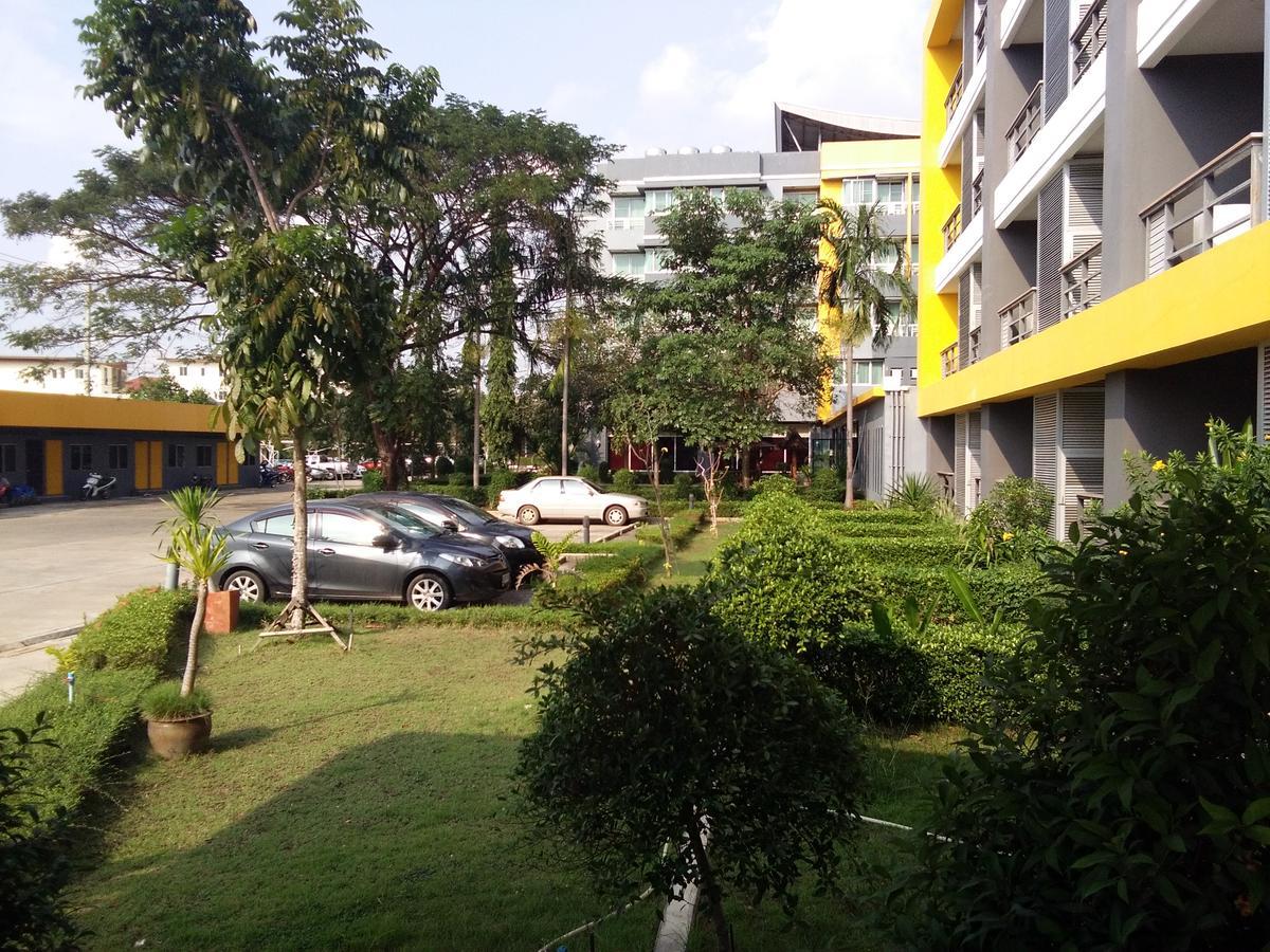 The Park 304 Executive Serviced Apartment Si Maha Phot Exterior foto