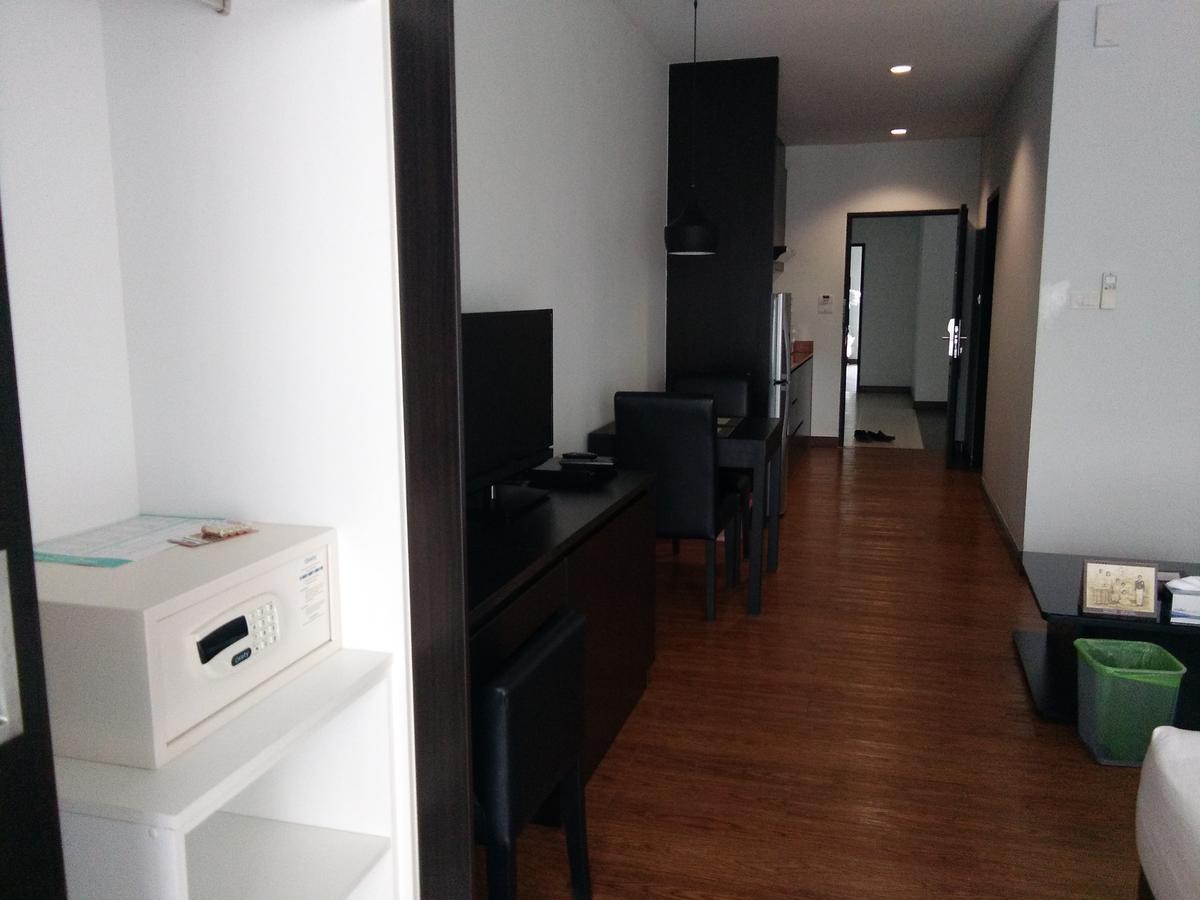The Park 304 Executive Serviced Apartment Si Maha Phot Exterior foto
